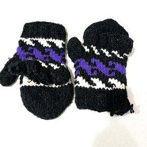 Vintage handmade smokers gloves